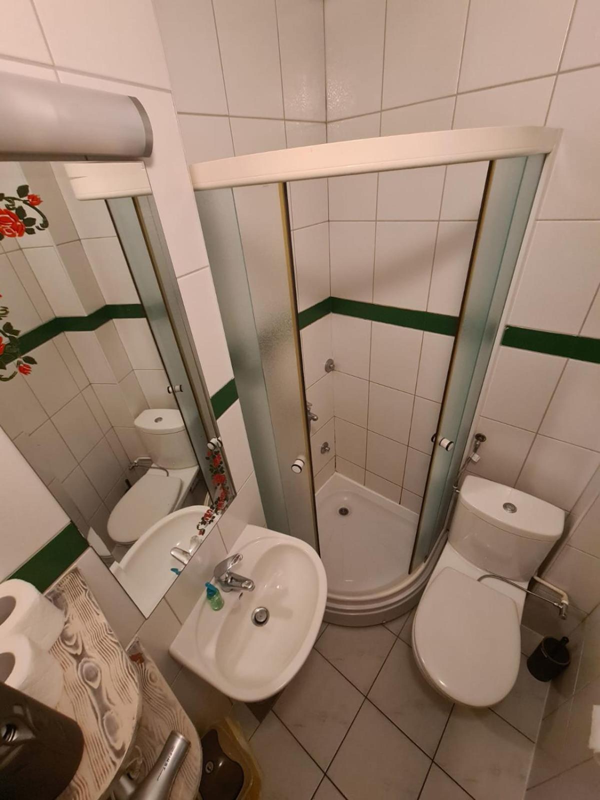 Guesthouse Nia Deluxe Saraievo Quarto foto